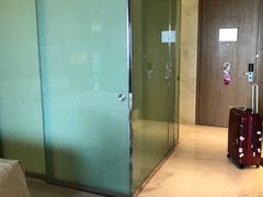 -上海滴水湖皇冠假日酒店