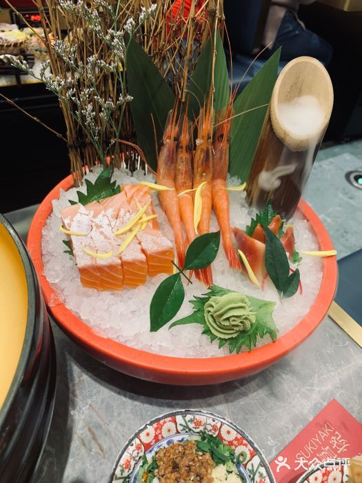 一绪に寿喜烧(荟聚店)刺身图片