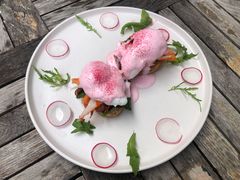 粉粉的班尼迪克蛋-CHILLAX轻乐时(侨建·Hi City店)