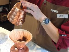 手冲单品&nbsp;Kenyan&nbsp;-&nbsp;注水-COSTA COFFEE(常熟路店)