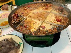 红汤锅底-石灰市老火锅(北滨路店)