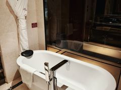-天津京基皇冠假日酒店