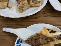 -溢心园香河肉饼总店