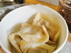 隔壁买的大王锅贴-放心脆皮油条(中房三林城店)