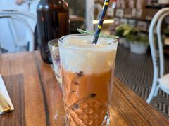 -FLOVIE FLORIST CAFE