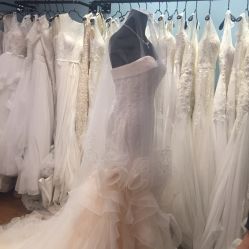 -Flora婚纱礼服定制租赁店