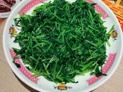 鸡油炒豆苗-细记港九大牌档(长宁龙之梦店)