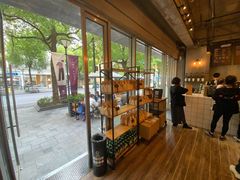 靠窗位-81BAKERY(大学路店)