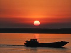 -巴陵广场