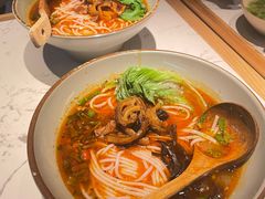 -百春原湖南牛肉粉(百联世纪店)