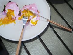 粉粉的班尼迪克蛋-CHILLAX轻乐时(侨建·Hi City店)