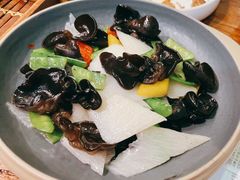 五彩时蔬-云海肴·汽锅鸡·云南代表菜(美罗城店)