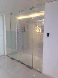 -咪咪比基尼脱毛专业店