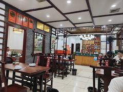 -湖南人家湘菜馆(镇江路店)