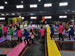 -嘿哟动霸CHUA·新潮玩运动娱乐中心·蹦床滑冰团建乐园