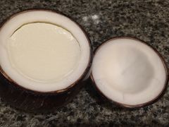 -志龙皇冠吃货椰子铺