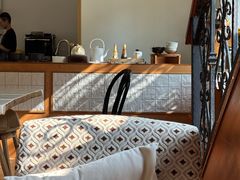 -彳亍咖啡·这里(水湾路店)