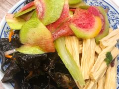 素凉菜-门框胡同百年卤煮(新街口店)