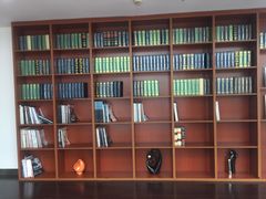 -上海星瀚奔驰4S店(红柳路店)