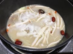 -三人行骨头王火锅(长寿店)