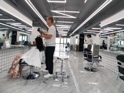-宫铭烫发染发接发店