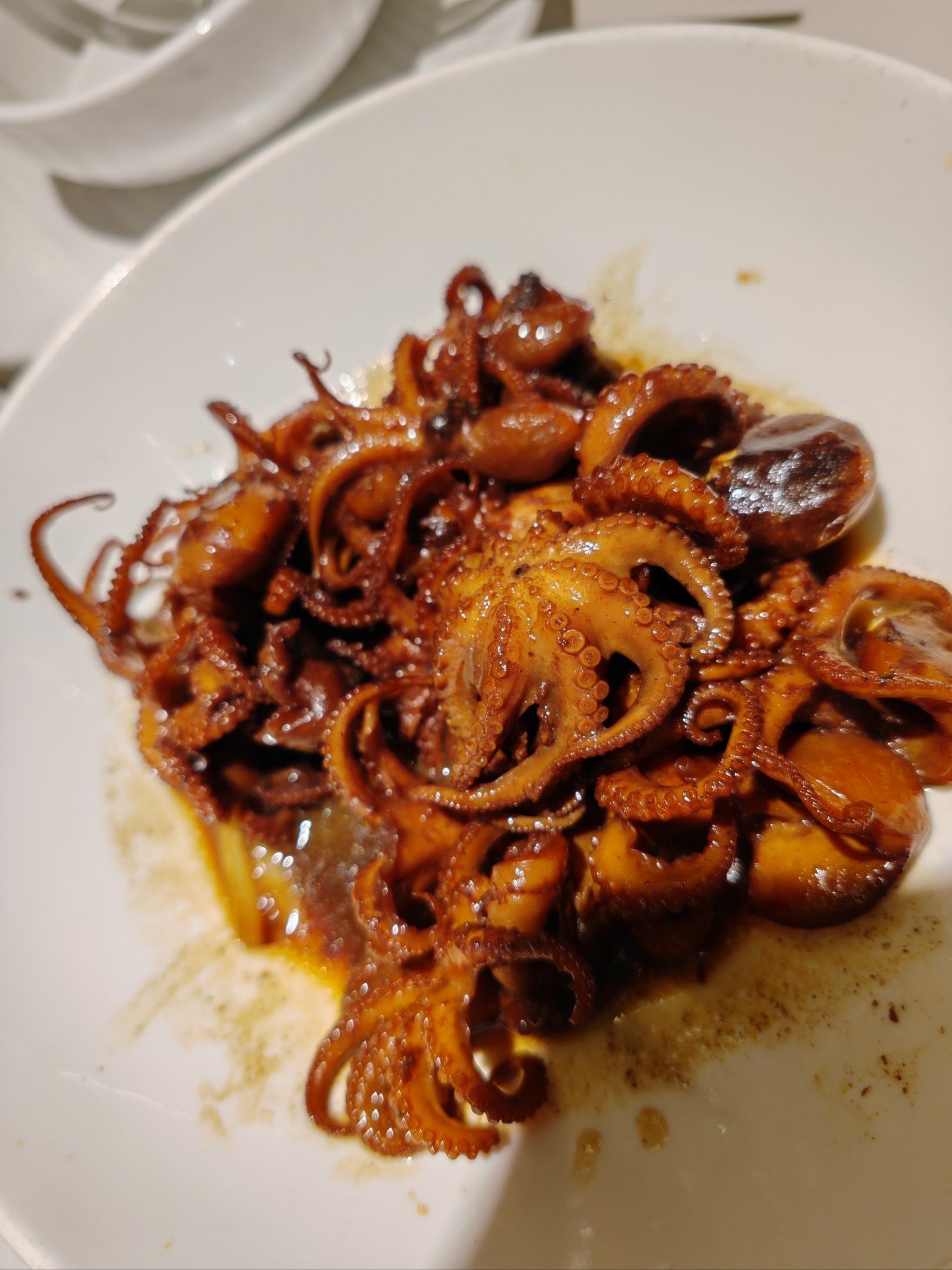 红烧鱿鱼好好吃,鱼头更不用说了非常入味
