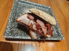 -老天桥酱肉烧饼夹肘子(天桥店)