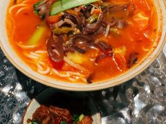 -粉八·云南米线·建水烧烤(常熟路店)