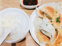 -三好食堂(煎饺·馄饨·肉饼米线·盛世广场店)