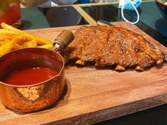 香烤肋排配梅子酱-鼎鼎西餐厅