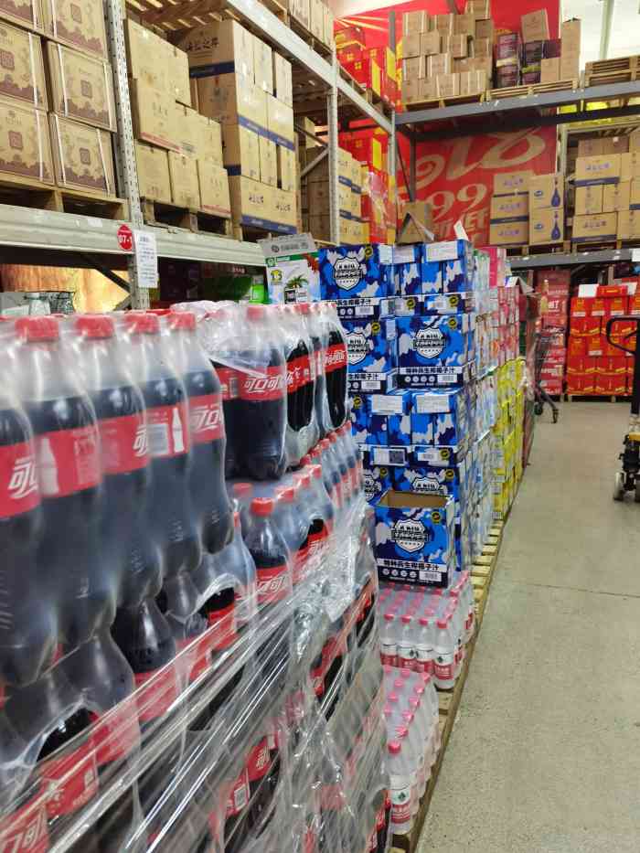 今天去福达坊超市逛了一趟又一次经不起诱惑买了一大堆零食增肥