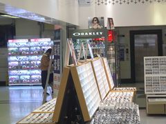 -美式眼镜·授权蔡司.依视路.尼康.豪雅.明月(人民广场店)