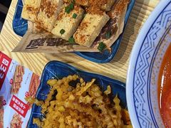 -魔都三兄弟酸辣粉·蘸卤炸串(虹桥万科店)