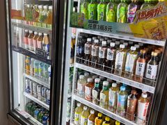 零售区-全家便利店(襄阳南路店)