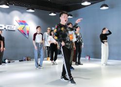 点击看大图 -ISHOW爱秀爵士舞蹈