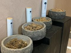 -灸春堂·艾灸·痛症·整脊连锁(之江银泰店)