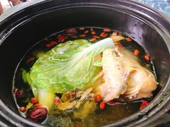 家养土鸡煲-国生茶庄·地道农家菜团建活动