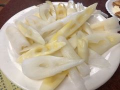 -东巴谷野生菌火锅餐厅