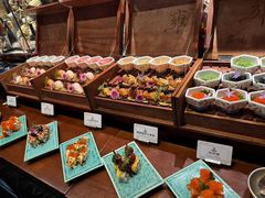 -雍容荟帝王蟹活龙虾展台自助(IFS黑金店)