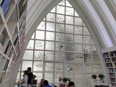 -钟书阁(松江泰晤士小镇店)