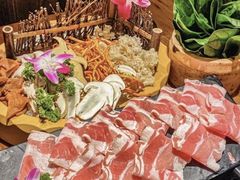-老牌坊云南鱼豆花火锅(爱建店)