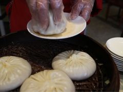 蟹黄汤包-鸿运酒楼