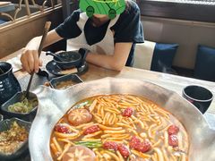 -湊湊火锅·茶憩(南京东路悦荟店)