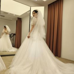 -派丽莫Pellimo原创设计婚纱品牌