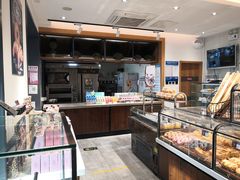 面包甜点陈列柜-金凤成祥(东直门现烤面包店)