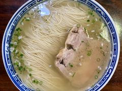 白汤面底-同得兴 Since·1995 传统苏式面馆(嘉馀坊店)