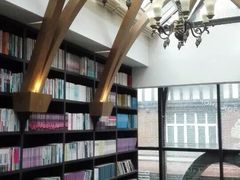 -钟书阁(松江泰晤士小镇店)