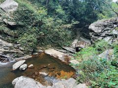 -燕子河大峡谷天坑仙境