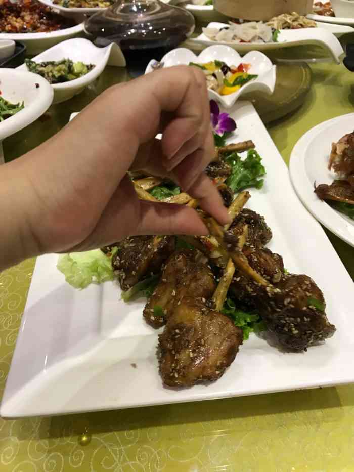 嘉祥菜馆"嘉祥县城的老牌菜馆,当地的特色鲁菜总结-大众点评移动版