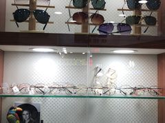 -三叶眼镜城批发市场(上海火车站店)